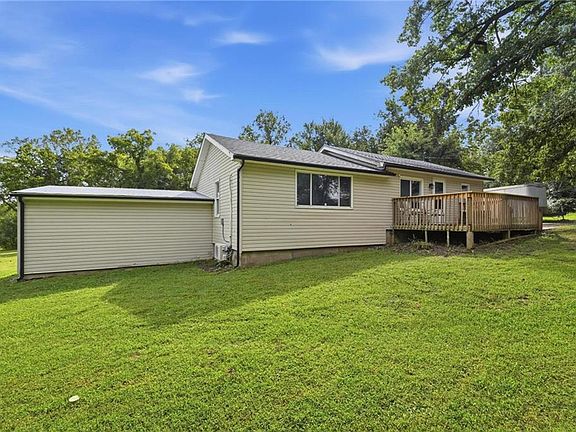 5th image of 2915 S Slaughter Rd