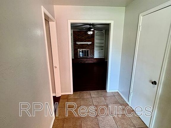 4th image of 1420 NE 1st St