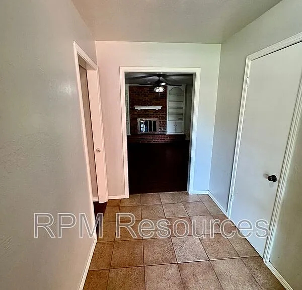 1420 NE 1st St — Photo 4