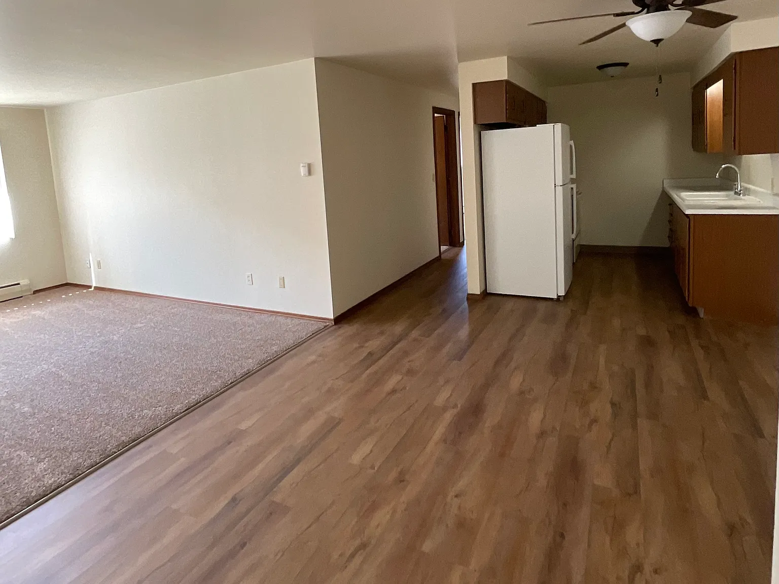 324 S. Locust Street — Photo 4