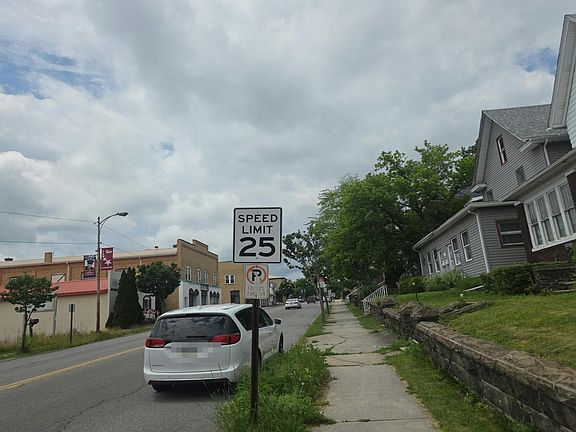 5th image of 1003 Graham Ave