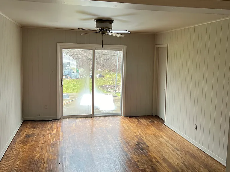 38275 Dequindre Rd — Photo 4