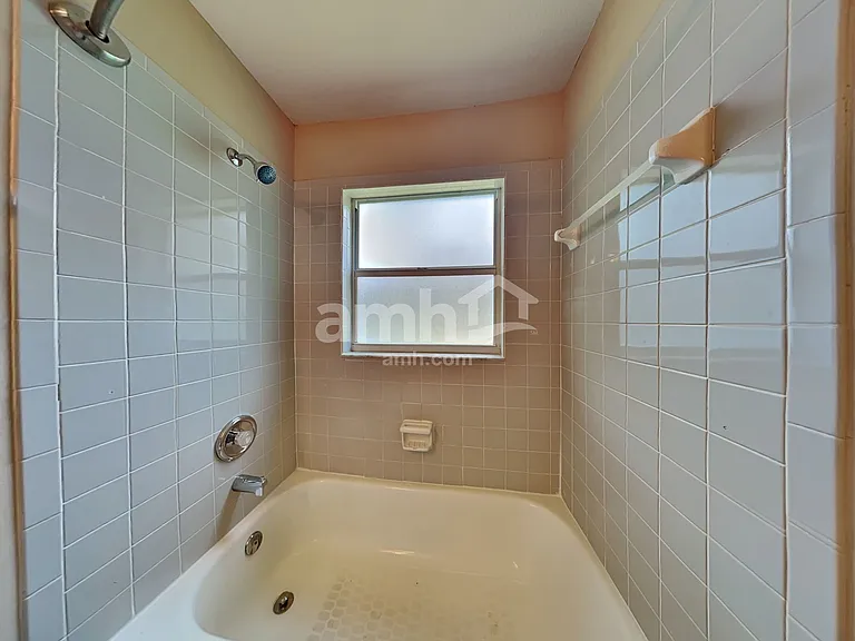 9423 Hunters Pond Dr — Photo 20