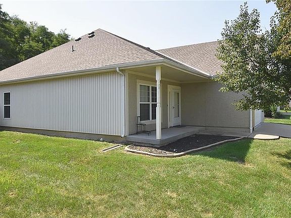 3rd image of 7809 NW 122nd St