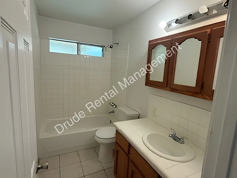 335 N Baronne St — Photo 4