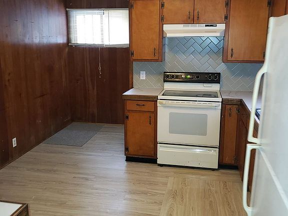 3rd image of 620 Allen Ave