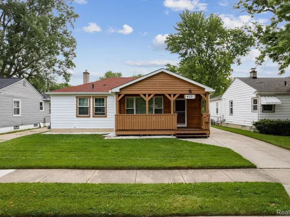 617 Gargantua Ave, Clawson, MI 48017