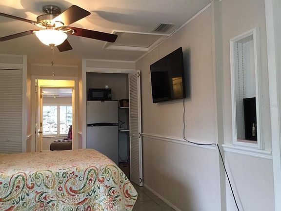 4th image of 5923 Olive Ave