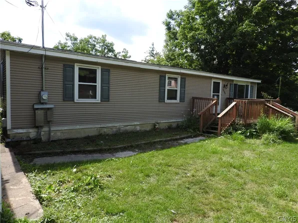 2700 Apulia Rd, La Fayette, NY 13084