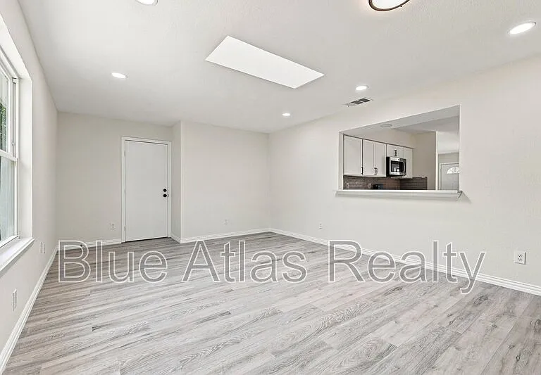 6008 Golden Gate Dr — Photo 4