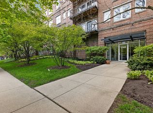 1300 Central St APT 105, Evanston, IL