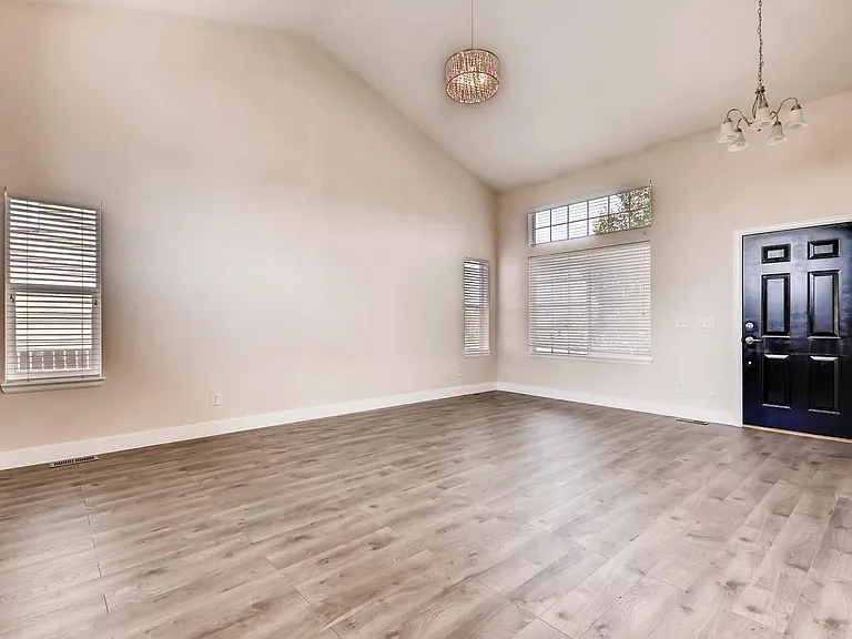 15576 Olmsted Pl — Photo 5