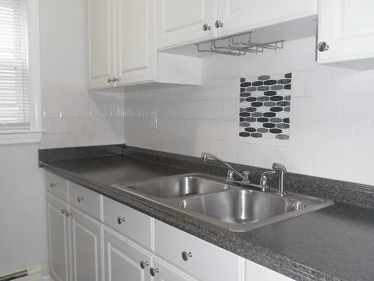 1226 N Main St #1 — Photo 5