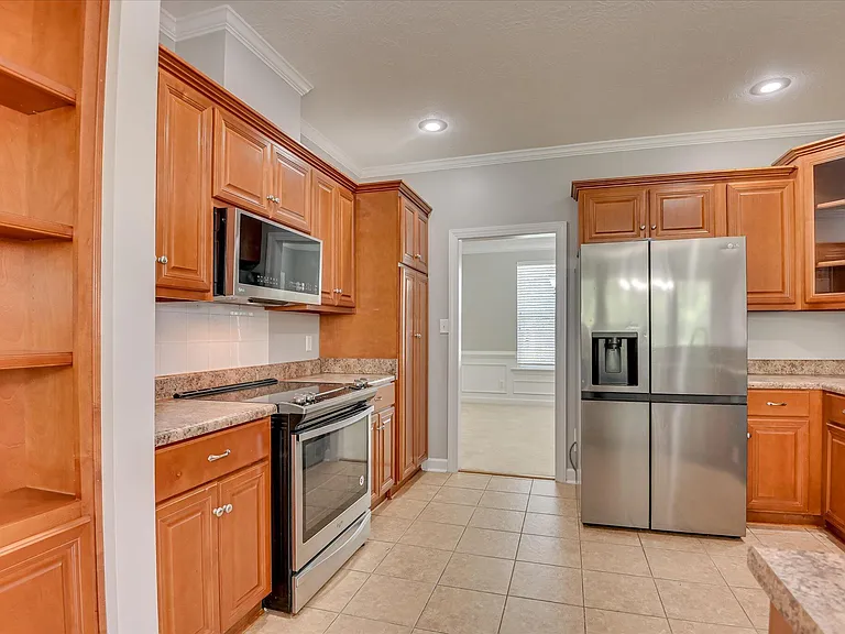 158 Kenilworth Dr — Photo 14
