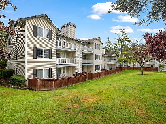 5th image of 16539 NE 35th Ct #W1069