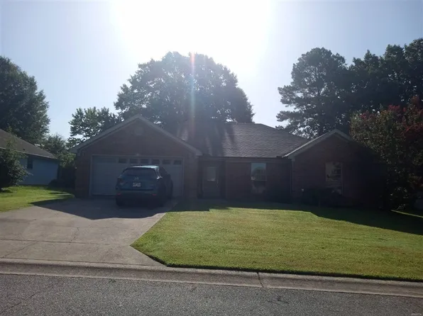 400 Cheshire Dr, Benton, AR 72015