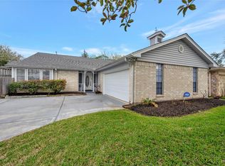 108 Oak Harbor Dr, Houston, TX 77062