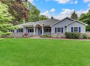 71 Dyke Rd, Setauket, NY 11733