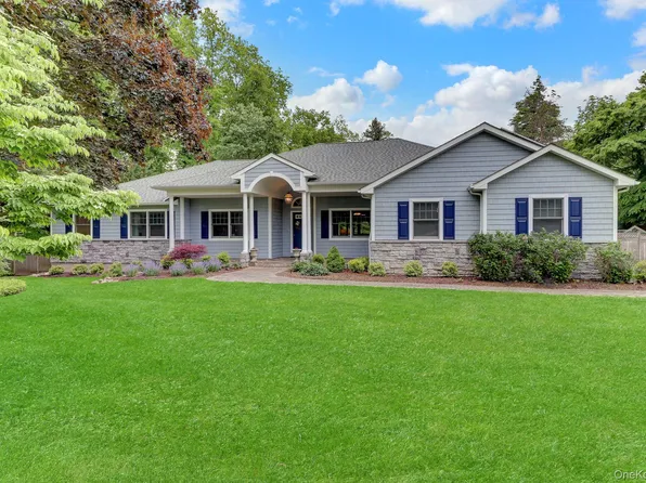 71 Dyke Road, Setauket, NY 11733