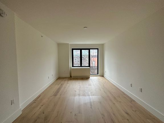 4th image of 755 Dean St #1A