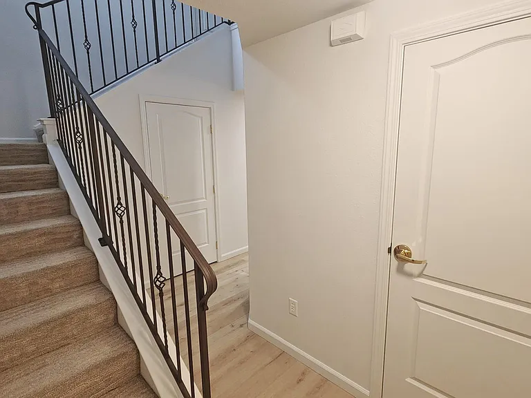 1033 S St #3 — Photo 11