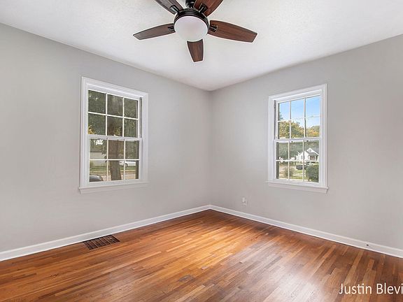 2nd image of 2138 Nelson Ave SE
