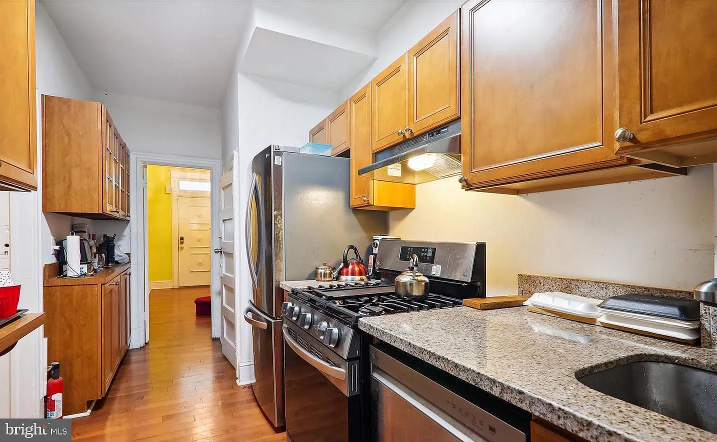 4 bed, 2.5 bath, 1686 sqft, $5,600 — Photo 2