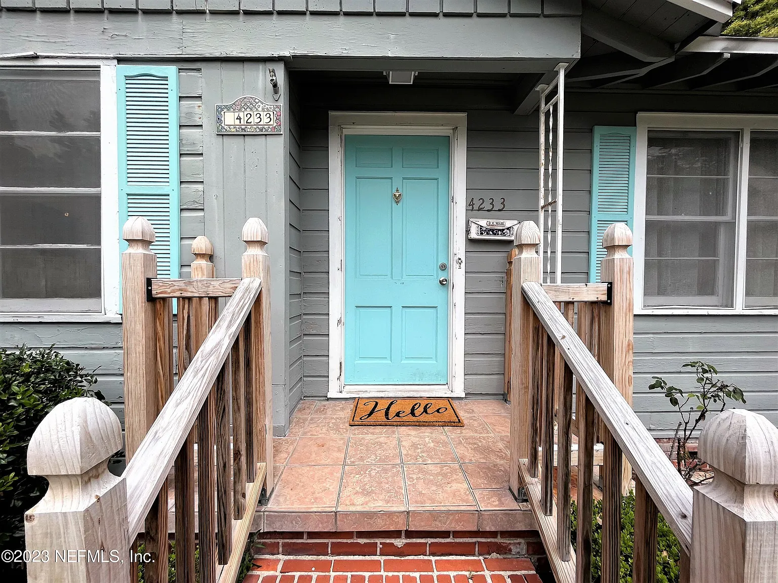 3 bed, 2.0 bath, 1556 sqft, $2,200 — Photo 2