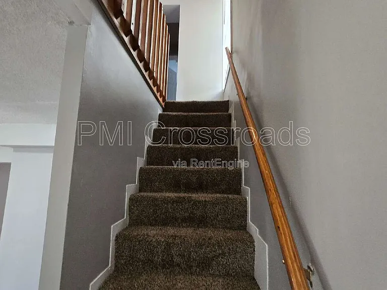 153 S Cypress Ave — Photo 38