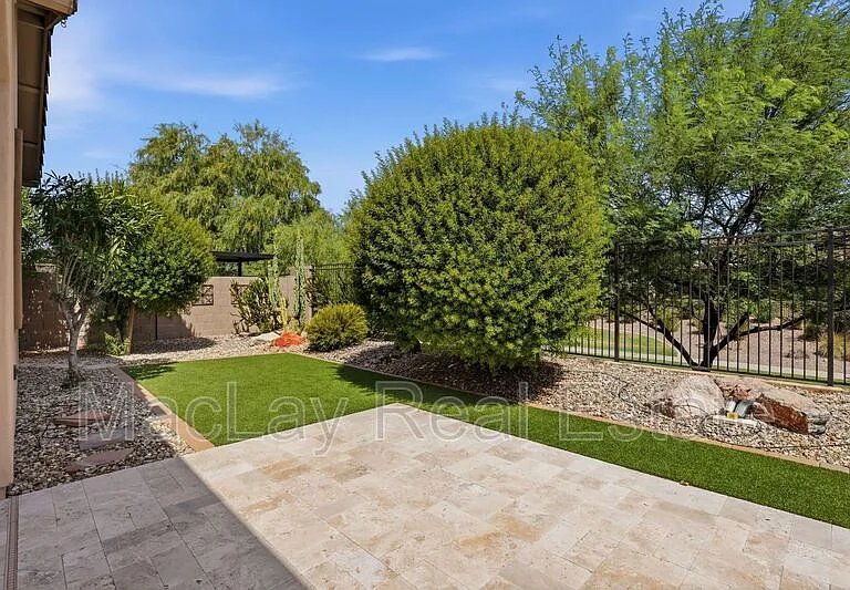 1142 E Bajor St — Photo 43