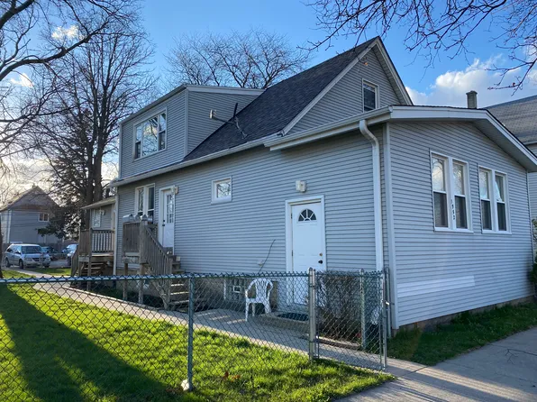 1952 S Chestnut St #G, Des Plaines, IL 60018