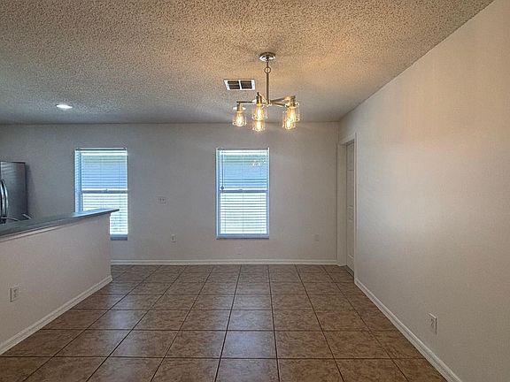 4th image of 185 Owenshire Cir