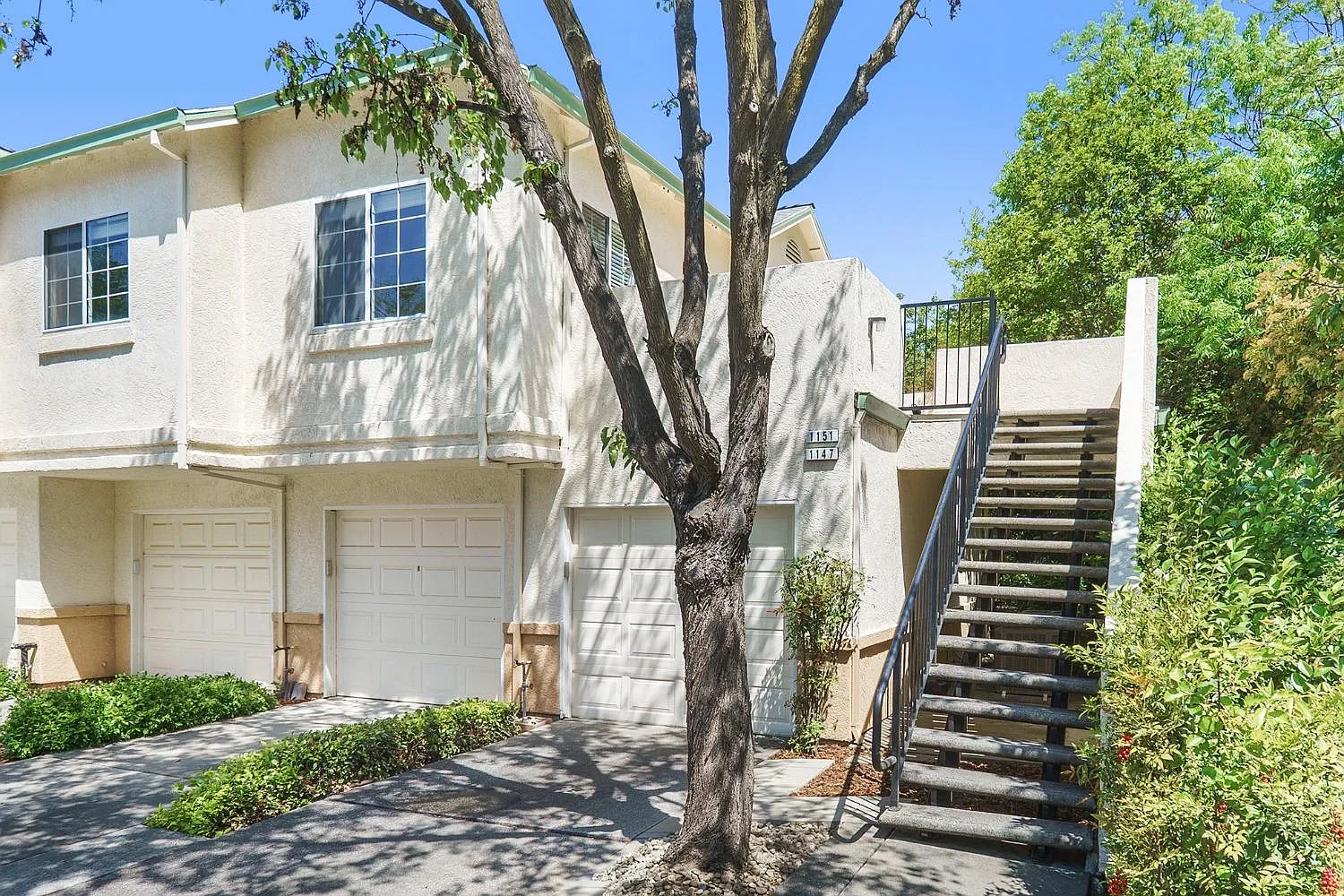 1151 Greene Ter photo 1