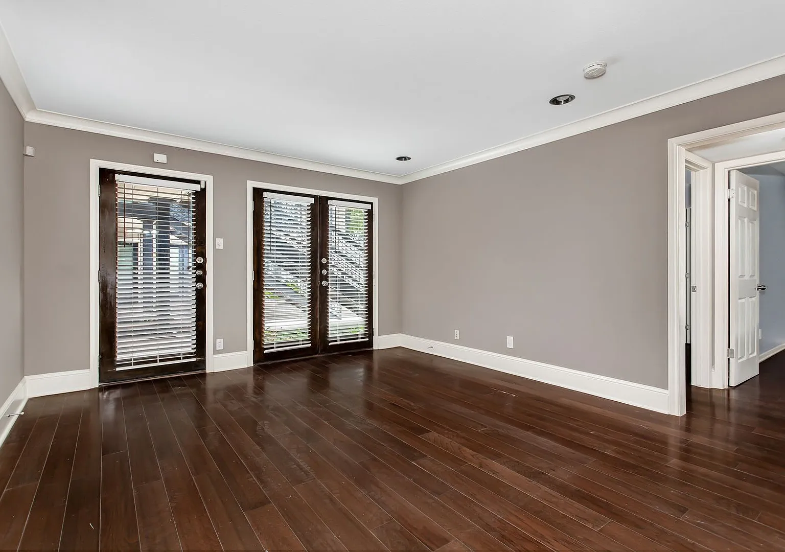 2 Bedroom, 2 Bath Apartment at Paradisio Apartments! — Photo 3