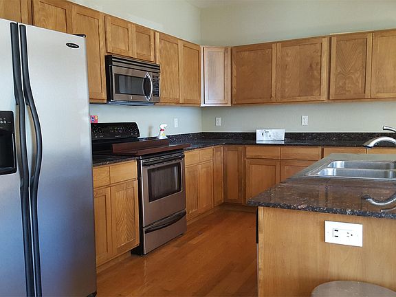 3rd image of 146B Kimball Ave