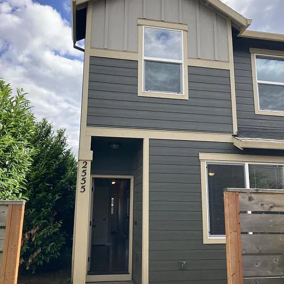 2555 Carson Loop — Photo 1