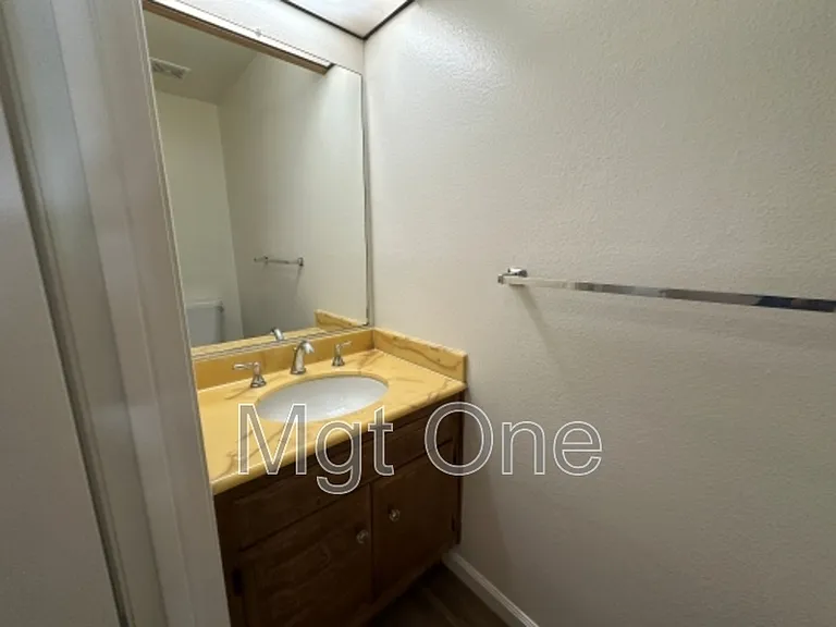 235 Oahu Way — Photo 16