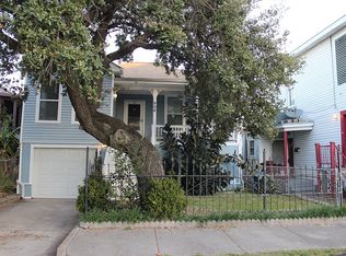 906 Sealy St, Galveston, TX 77550
