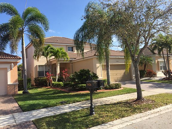 2nd image of 1420 Banyan Way