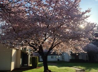 52568 NE Sawyer St APT A3, Scappoose, OR 97056