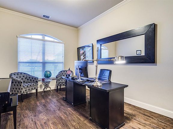 3rd image of 5718 Lightfoot Ln