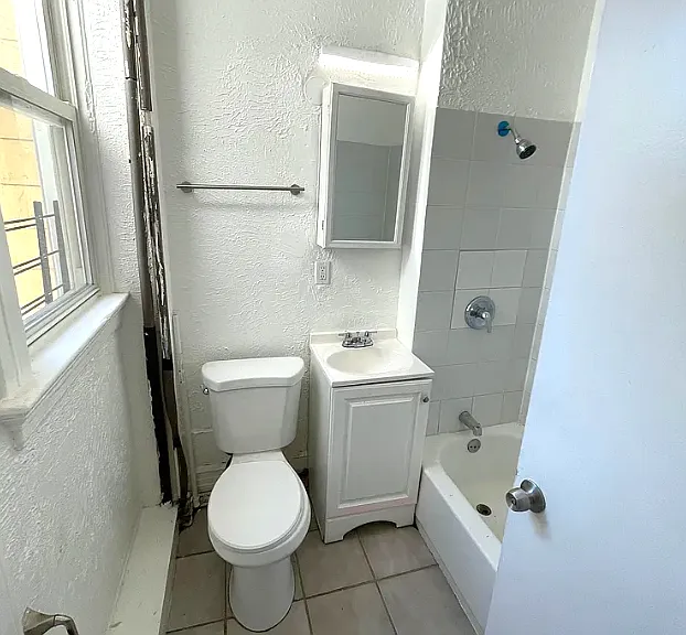 190 Seymour Ave #2 — Photo 5