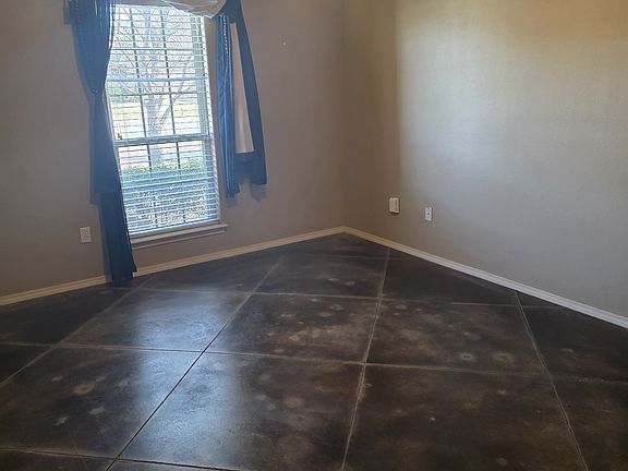 4th image of 9207 Buccola Ave