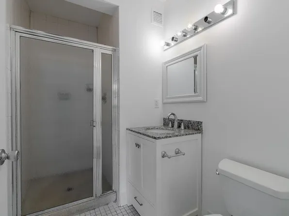 45 River Dr South image 17 of 49