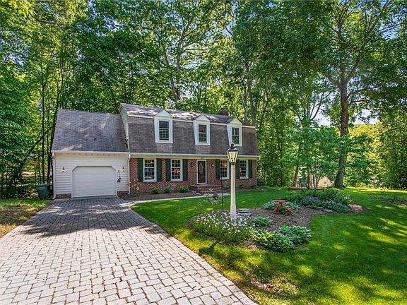 4th image of 205 Woodbine Dr