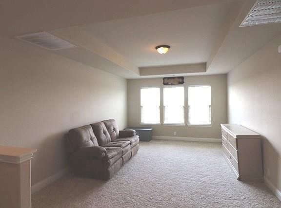 4th image of 4809 Lakepark Dr