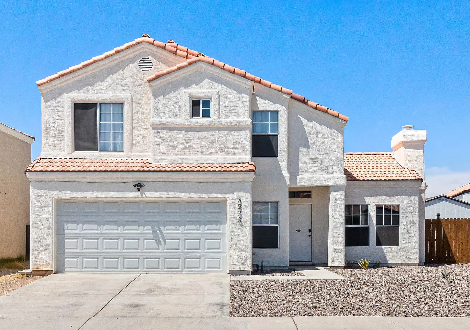 Stunning 3-bedroom Home with Huge Backyard in North Las Vegas — Photo 1