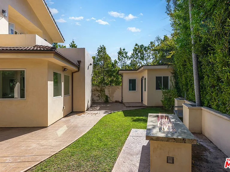 391 S Saltair Ave — Photo 46
