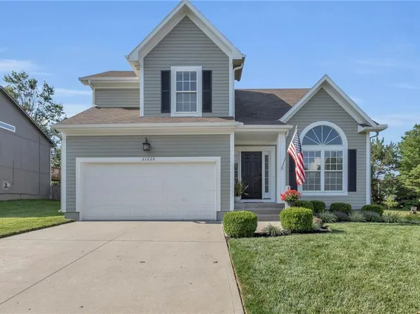 21220 W 119th Ter, Olathe, KS 66061