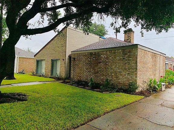 2nd image of 7211 Las Brisas Dr